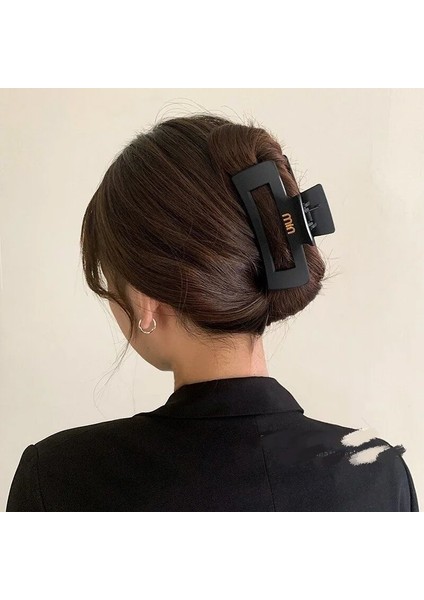 Siyah Altın Mektup Saç Tokası Kadınlar Için Tokalar Kızlar Hairgrips Pençe Geometrik Tokalarım Yengeç Kore Moda Saç Aksesuarları (Yurt Dışından) fiyatları