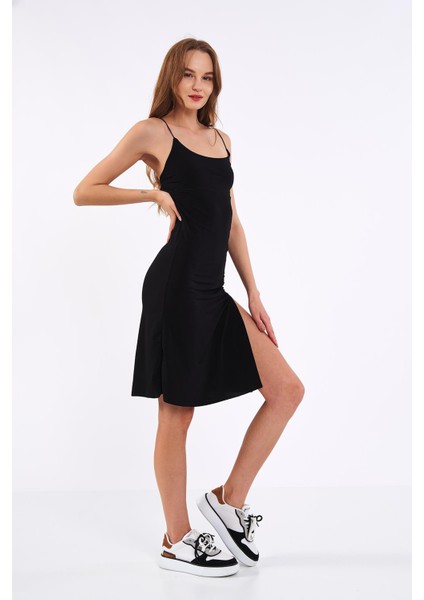 Kadın Ip Bağlamalı Yırtmaç Detaylı Mevsimlik Gece Kıyafeti modelleri