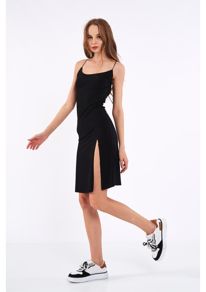 Kadın Ip Bağlamalı Yırtmaç Detaylı Mevsimlik Gece Kıyafeti fırsatları