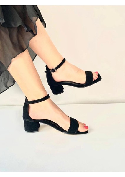 Kadın Siyah Süet Tek Bantlı Tokalı Topuklu Ayakkabı fiyatları