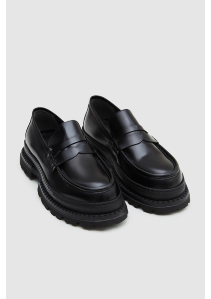 Siyah Tırtıklı Tabanlı Loafer Ayakkabı 1EF093122713M