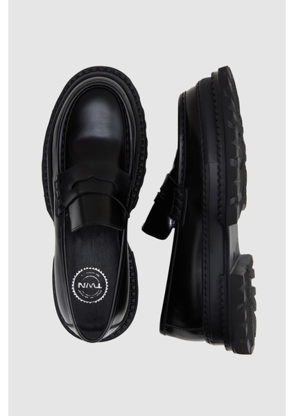 Siyah Tırtıklı Tabanlı Loafer Ayakkabı 1EF093122713M