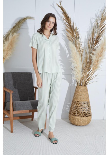 Kadın Kısa Kol Önden Düğmeli Su Yeşili Pijama Takım C6T2N951 modelleri