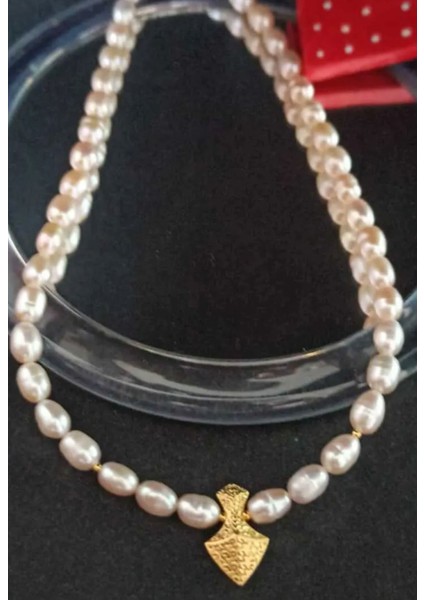 24K Altın Kaplama Somon Inci Mızrak Detaylı Dorikalı Kolye