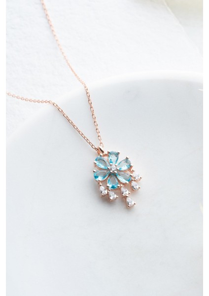 925 Ayar Gümüş Sallantılı Model Aquamarin Taşlı Çiçek Kolye fırsatları