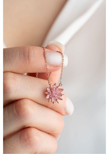 925 Ayar Gümüş Pembe Taşlı Lotus Çiçeği Kolye