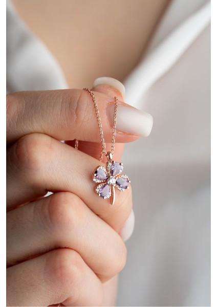 925 Ayar Gümüş Mor Zirkon Taşlı Dört Yapraklı Şans Kolyesi Kadınlar İçin