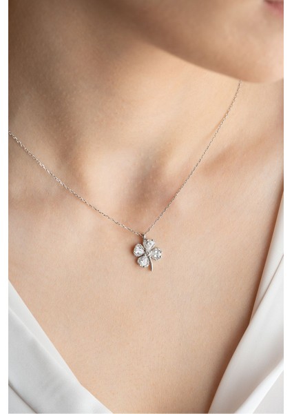 925 Ayar Gümüş Rodyumlu Beyaz Taşlı Dört Yapraklı Şans Yonca Kolye indirimleri