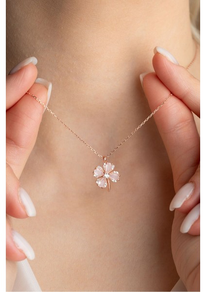 925 Ayar Gümüş Pembe Zirkon Taşlı Dört Yapraklı Şans Yonca Kolye modelleri