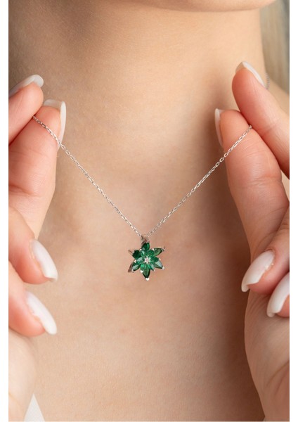 925 Ayar Gümüş Rodyumlu Yeşil Taşlı Lotus Çiçeği Kolye modelleri