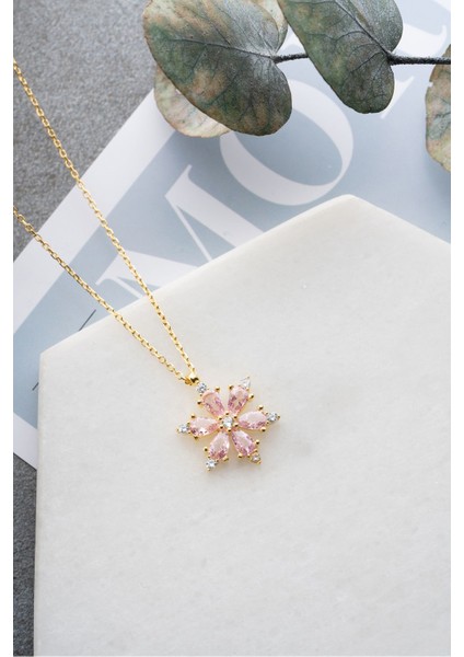 925 Ayar Gümüş Gold Kaplama Pembe Taşlı Kamelya Çiçeği Kolye fırsatları