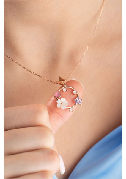 925 Ayar Gümüş Kelebek Detaylı Manolya Çiçeği Daire Bahar Çiçeği Kolye