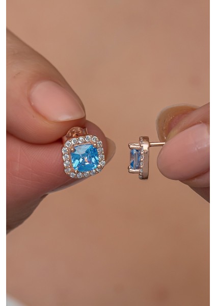 925 Ayar Gümüş Rose Kaplama Mavi Zirkon Taşlı Kare Tasarım Küpe
