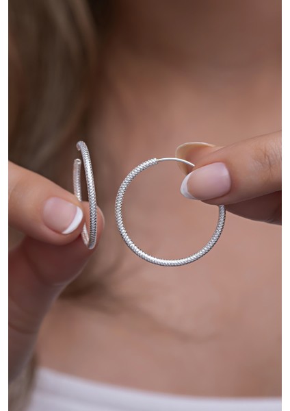 925 Ayar Gümüş Dalgalı Çizgili Tasarım 25 mm Halka Küpe