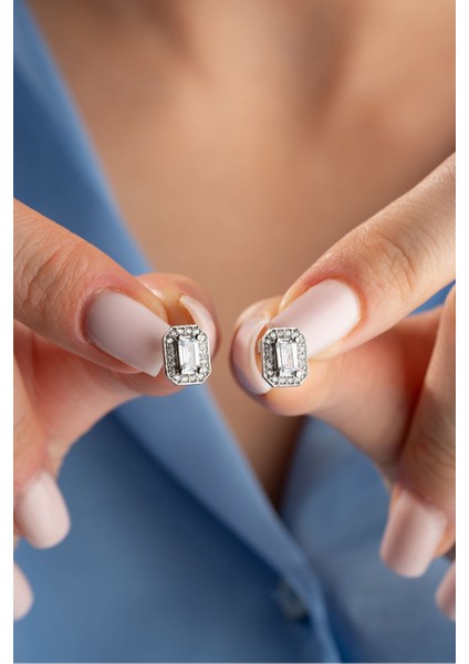 925 Ayar Gümüş Rodyum Kaplama Baget Taşlı Tektaş Küpe