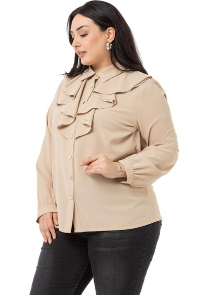 Büyük Beden Yakası Çift Volanlı Bej Rengi Gömlek indirimleri
