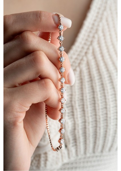 925 Ayar Gümüş Asansörlü Sıralı Zirkon Taşlı Bileklik