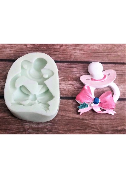 Üç Boyutlu Kurdeleli Emzik 7cm K-075 fırsatları