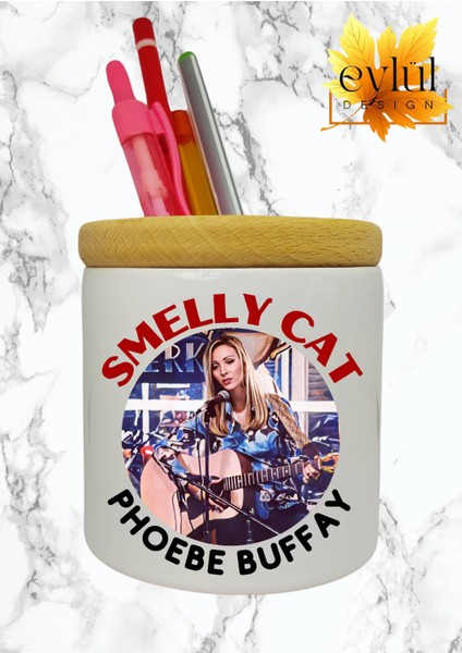 Friends Phoebe Buffay Baskılı Seramik Kalemlik Ahşap Detaylı Kalem Kutusu Doğum Günü Hediyesi