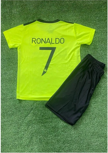 Manchester United Çocuk Ronaldo Nostalji T-Shirt Halısaha Forma fırsatları