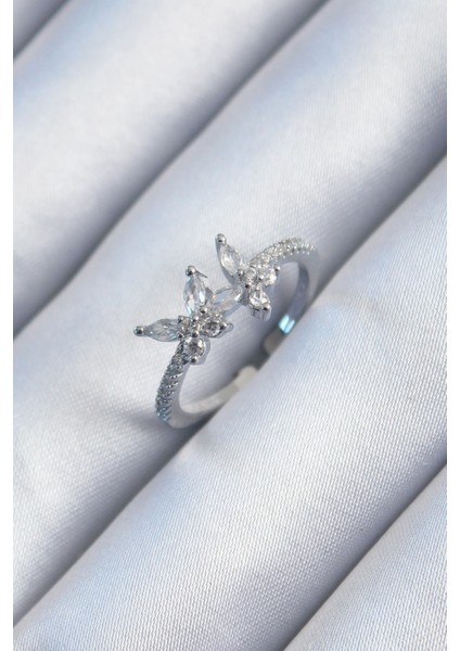 Pirinç Gümüş Renk Zirkon Taşlı Kelebek Model Kadın Yüzük - TJ-BYK2897