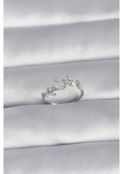 Pirinç Gümüş Renk Zirkon Taşlı Yaprak Model Kadın Yüzük - TJ-BYK3020