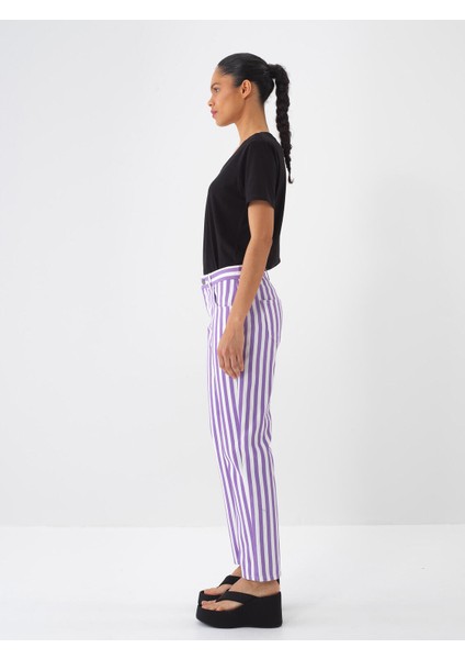 V Yaka Regular Fit Modal Basic Tişört