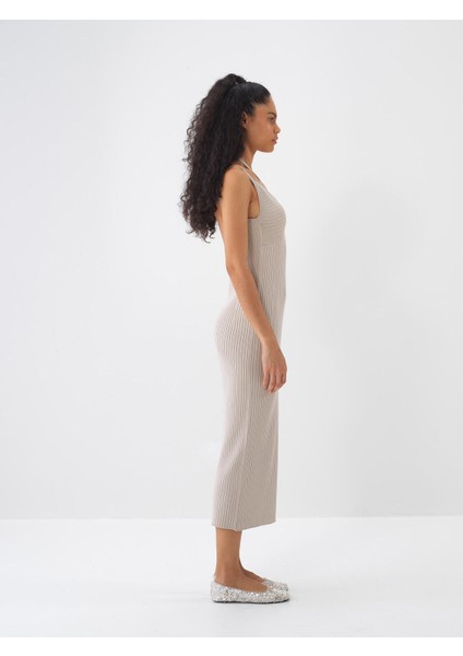 Yuvarlak Yaka Regular Fit Triko Elbise