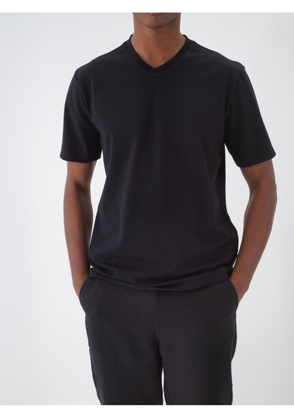 V Yaka %100 Pamuk Regular Fit Basic Tişört