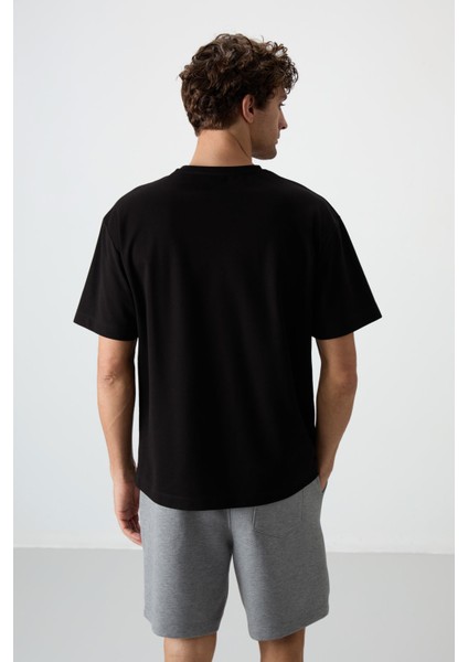Siyah Pamuklu Kalın Yüzeyi Dokulu Oversize Fit Baskılı Erkek T-Shirt - 88371