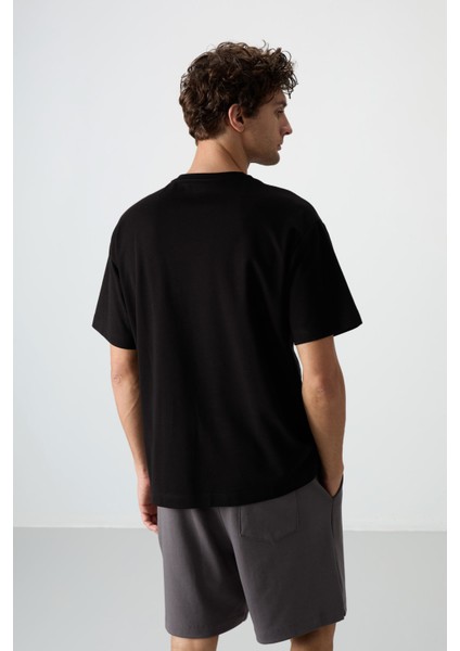 Siyah Pamuklu Kalın Yüzeyi Dokulu Oversize Fit Baskılı Erkek T-Shirt - 88364