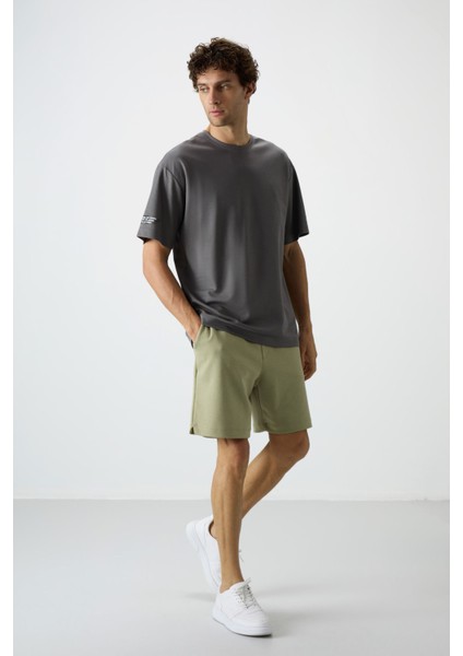 Koyu Gri Pamuklu Kalın Yüzeyi Dokulu Oversize Fit Baskılı Erkek T-Shirt - 88369