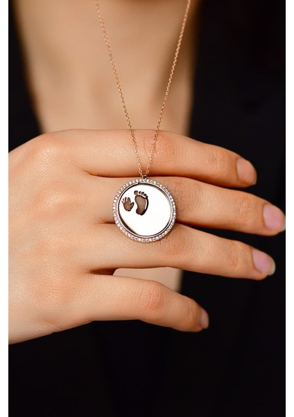 Zirkon Taşlı Rose Ayak Izi Isimli Gümüş Kolye