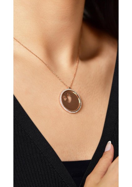 Zirkon Taşlı Rose Ayak Izi Isimli Gümüş Kolye fiyatları