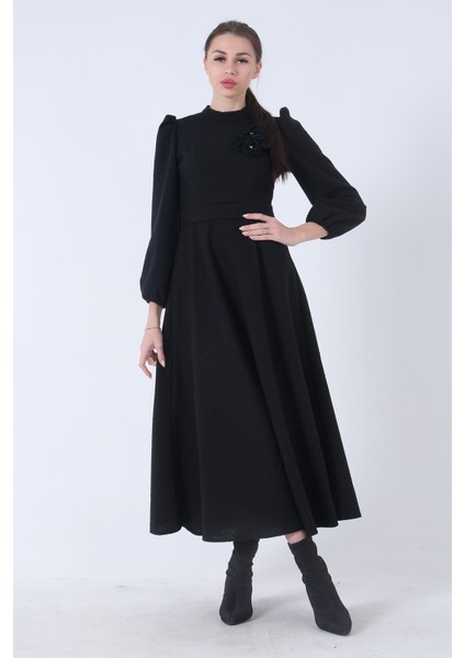 Siyah Tüvid Kumaş Çiçek Detaylı Kolları Lastikli Seyyar Kuşaklı Elbise 4593267.01 modelleri