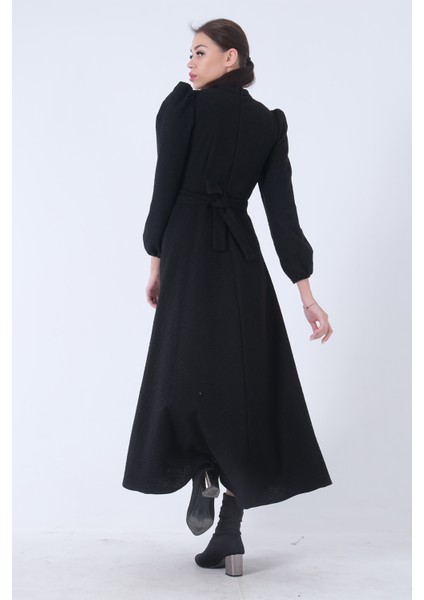 Siyah Tüvid Kumaş Çiçek Detaylı Kolları Lastikli Seyyar Kuşaklı Elbise 4593267.01 fırsatları