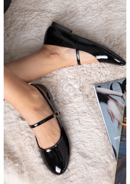 Rugan Kemer Detaylı Kadın Babet fiyatları