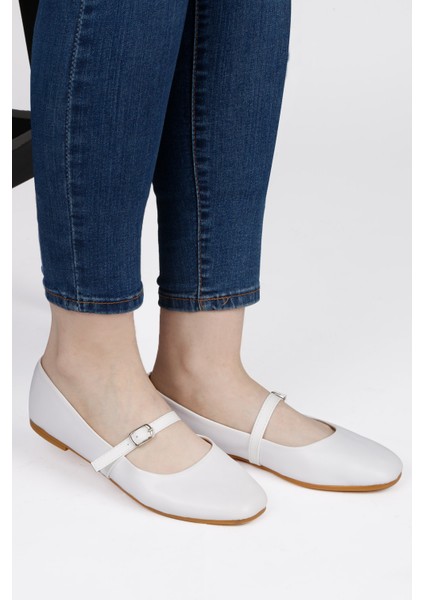 Rugan Kemer Detaylı Kadın Babet