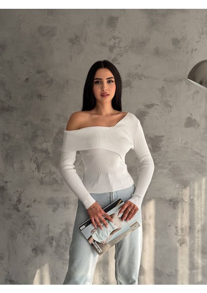 Fitilli Madonna Yaka Detaylı Uzun Kollu Bluz fiyatları
