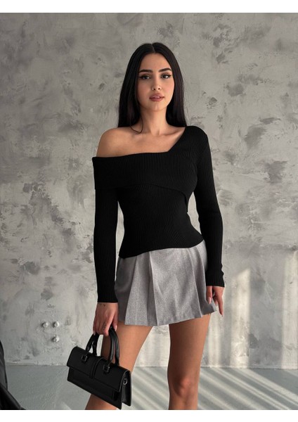 Fitilli Madonna Yaka Detaylı Uzun Kollu Bluz