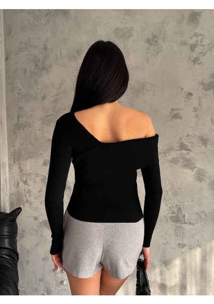 Fitilli Madonna Yaka Detaylı Uzun Kollu Bluz fiyatları