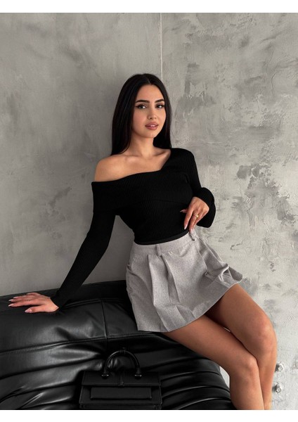 Fitilli Madonna Yaka Detaylı Uzun Kollu Bluz indirimleri