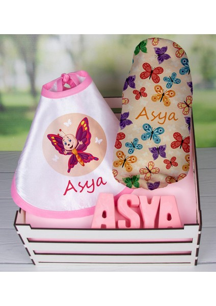 Ahşap Sandıkta Kişiye Özel Önlük Battaniye ve Taş Isimlik Bebek Hediye Seti 109727