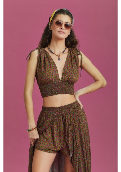 Derin V Yaka Dekolte Desenli Yazlık Bluz modelleri