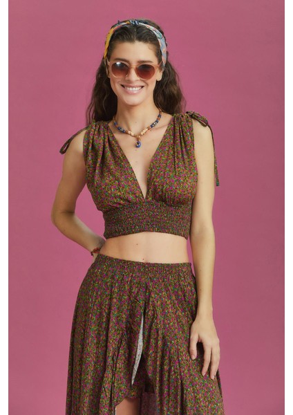 Derin V Yaka Dekolte Desenli Yazlık Bluz fırsatları