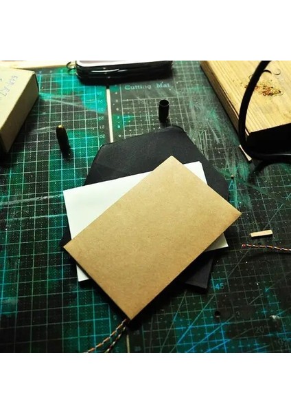 Beyaz Stil Lot Siyah Beyaz Craft Kağıt Zarflar Kart Scrapbooking Hediye Için Vintage Avrupa Tarzı Zarf (Yurt Dışından) fırsatları