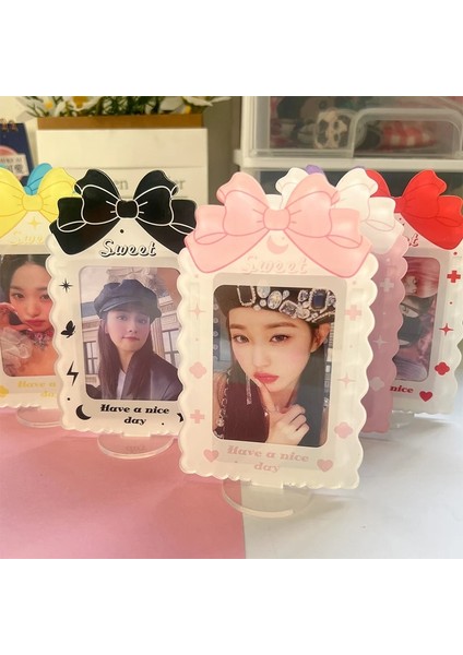Kırmızı Stil Tatlı Ilmek Akrilik Kart Ekran Standı Masaüstü Dekor 3 Ioto Koruma Fotoğraf Tutucu Fotocard Çerçeve Kart Kılıfı (Yurt Dışından) modelleri