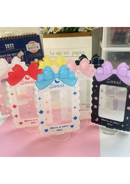 Kırmızı Stil Tatlı Ilmek Akrilik Kart Ekran Standı Masaüstü Dekor 3 Ioto Koruma Fotoğraf Tutucu Fotocard Çerçeve Kart Kılıfı (Yurt Dışından) indirimleri