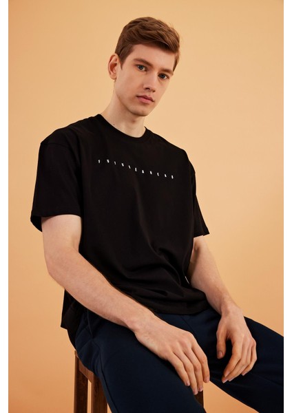 Leo Erkek Oversize T-Shirt fırsatları