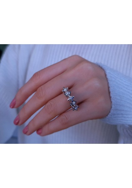 2 Karat Görünümlü Pırlanta 5 Taş Yüzük 0423R0105 fırsatları